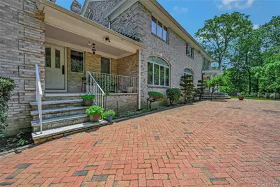 1537 Laurel Hollow Road, Syosset, NY 11791 - Photo 3