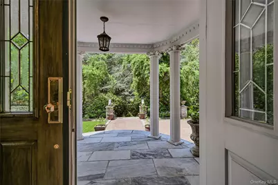 1537 Laurel Hollow Road, Syosset, NY 11791 - Photo 5