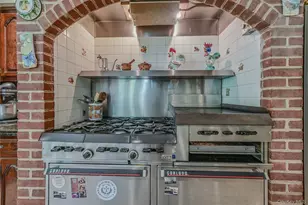 1537 Laurel Hollow Rd, Syosset, NY 11791 - Photo 17