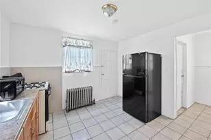 6-65 Nasby Pl, Bayswater, NY 11691 - Photo 5