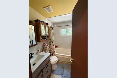 1016 Howells Road, Bay Shore, NY 11706 - Photo 7