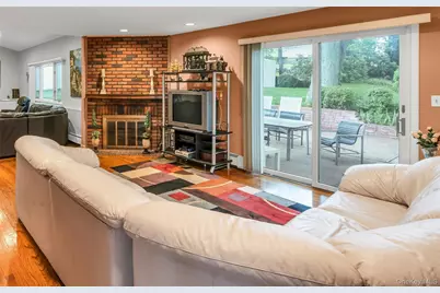 185 Harvard Drive, Plainview, NY 11803 - Photo 9