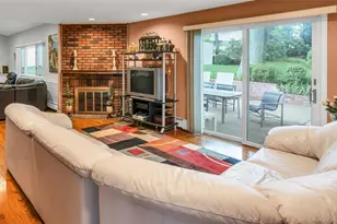 185 Harvard Dr, Plainview, NY 11803 - Photo 9