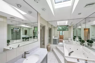 185 Harvard Drive, Plainview, NY 11803 - Photo 17