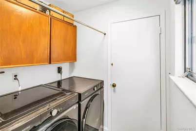 185 Harvard Drive, Plainview, NY 11803 - Photo 15