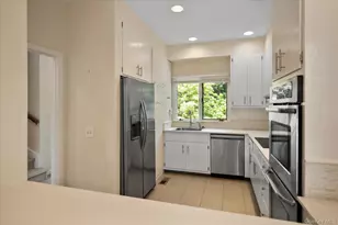 188 Main St, Westhampton Beach, NY 11978 - Photo 11
