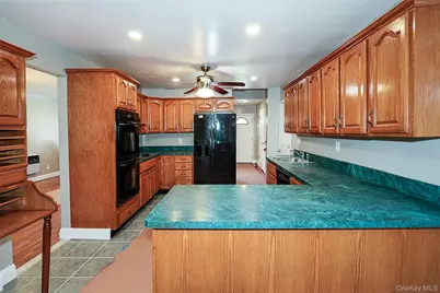 28 Brookdale Road, Glen Cove, NY 11542 - Photo 15