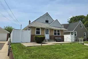 734 Dauntless Pkwy, Elmont, NY 11003 - Photo 3