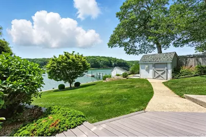 2005 Westview Drive, Mattituck, NY 11952 - Photo 5