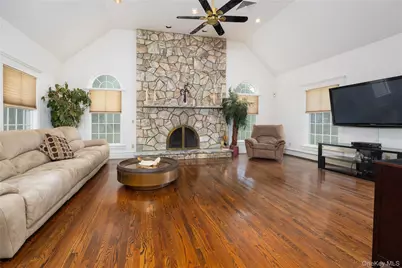 219 Maple Avenue, Monroe, NY 10950 - Photo 9