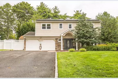 21 Tulipwood Drive, Commack, NY 11725 - Photo 1