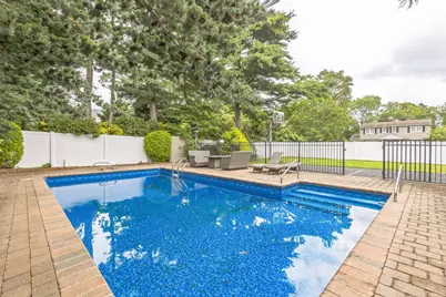 21 Tulipwood Drive, Commack, NY 11725 - Photo 29