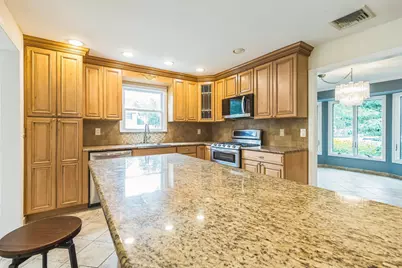 21 Tulipwood Drive, Commack, NY 11725 - Photo 5