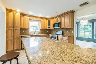 21 Tulipwood Dr, Commack, NY 11725 - Photo 5