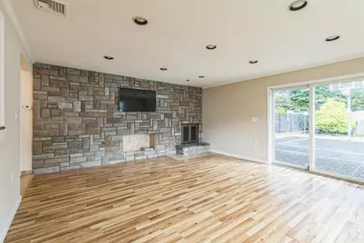 21 Tulipwood Drive, Commack, NY 11725 - Photo 9