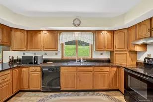 561 Toleman Rd, Rock Tavern, NY 12575 - Photo 13