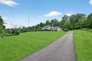 561 Toleman Rd, Rock Tavern, NY 12575 - Photo 3