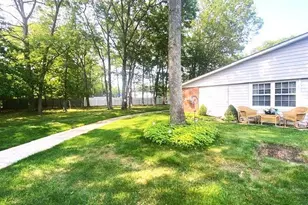 259 Newcastle Ct, Ridge, NY 11961 - Photo 3