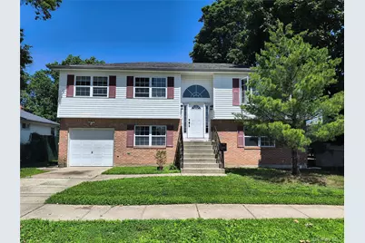 1056 E Arthur Street, Uniondale, NY 11553 - Photo 1