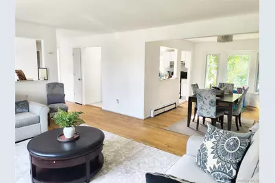 1056 E Arthur Street, Uniondale, NY 11553 - Photo 5