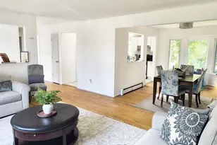 1056 E Arthur St, Uniondale, NY 11553 - Photo 5