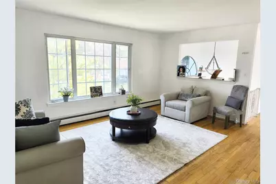 1056 E Arthur Street, Uniondale, NY 11553 - Photo 7