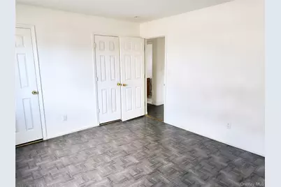 1056 E Arthur Street, Uniondale, NY 11553 - Photo 23