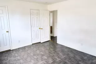 1056 E Arthur St, Uniondale, NY 11553 - Photo 23