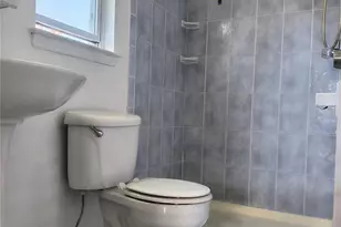 1056 E Arthur St, Uniondale, NY 11553 - Photo 15