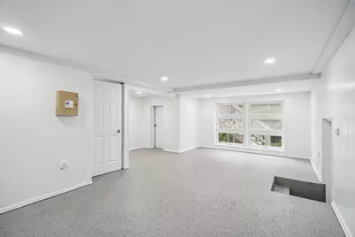 542 Montauk Highway, Southampton, NY 11968 - Photo 17