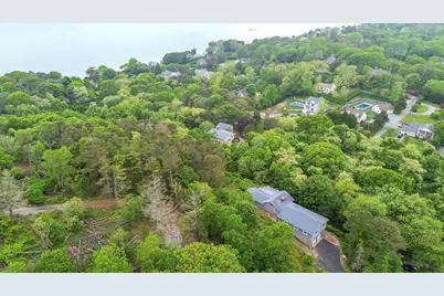 542 Montauk Highway, Southampton, NY 11968 - Photo 23