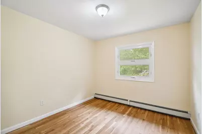 542 Montauk Highway, Southampton, NY 11968 - Photo 13