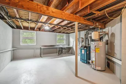 542 Montauk Highway, Southampton, NY 11968 - Photo 19