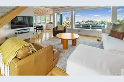 12910 Main Road, East Marion, NY 11939 - Photo 11