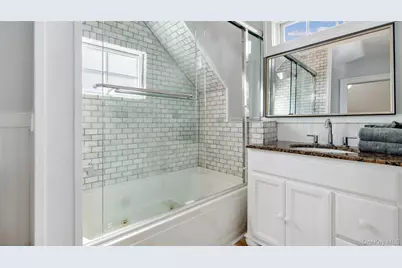 12910 Main Road, East Marion, NY 11939 - Photo 19