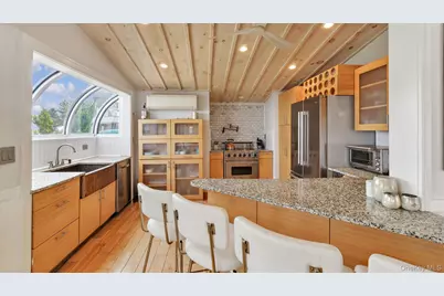 12910 Main Road, East Marion, NY 11939 - Photo 13