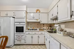 74-29 Calamus Ave, Flushing, NY 11373 - Photo 7