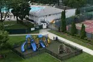 75-15 210th St, Bayside, NY 11364 - Photo 23