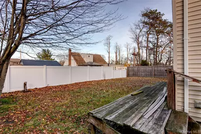 651 Windmill Avenue, North Babylon, NY 11703 - Photo 17