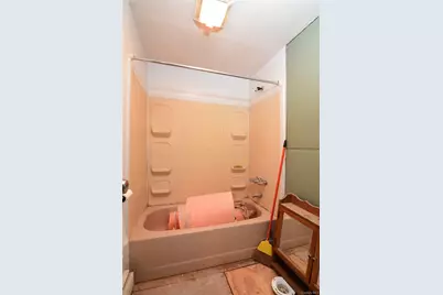 651 Windmill Avenue, North Babylon, NY 11703 - Photo 11