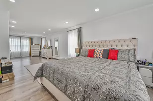 86 S Cabot Ln, Westbury, NY 11590 - Photo 13