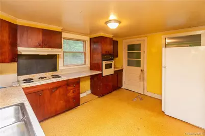 9 Oakland Avenue, Walden, NY 12586 - Photo 13