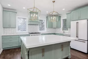 131 Ostrander Ave, Riverhead, NY 11901 - Photo 17