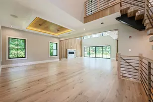 352 Cold Spring Rd, Syosset, NY 11791 - Photo 7