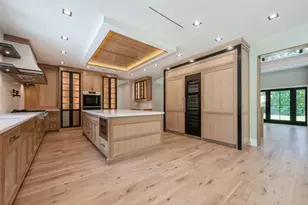 352 Cold Spring Rd, Syosset, NY 11791 - Photo 15