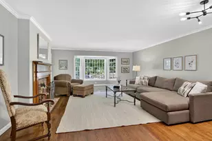 353 Split Rock Rd, Syosset, NY 11791 - Photo 7