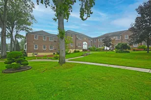 251-26 58th Ave, Little Neck, NY 11362 - Photo 43