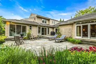 74 Woods Dr, East Hills, NY 11576 - Photo 21