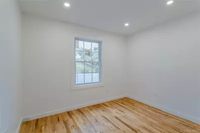 23 Waterford Drive, Wheatley Heights, NY 11798 - Photo 25