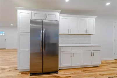 23 Waterford Drive, Wheatley Heights, NY 11798 - Photo 13